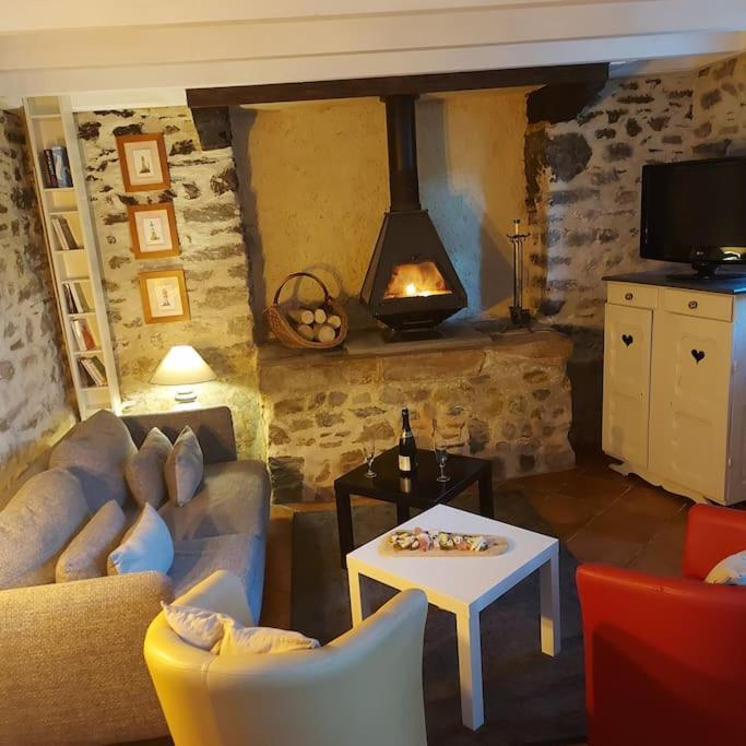 Вилла Penty Typique Kercab Dans Un Ancien Moulin Plomodiern Экстерьер фото